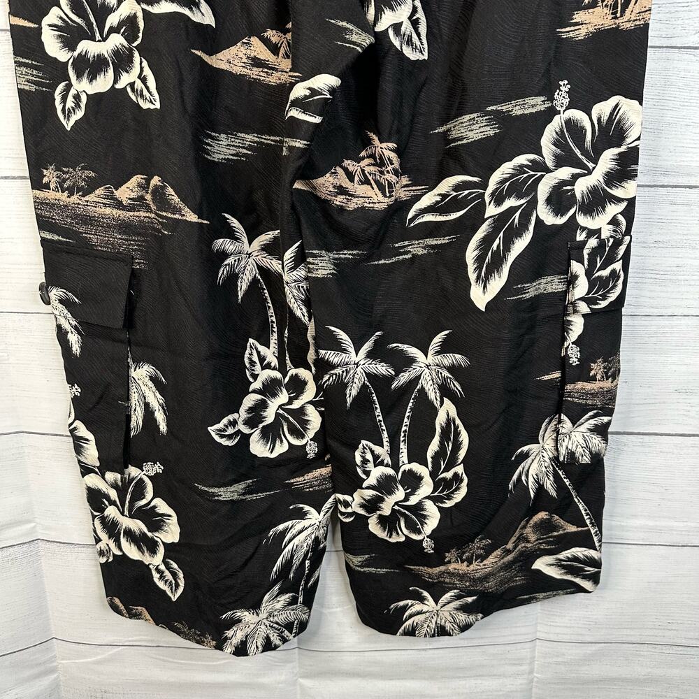Tommy Bahama Womens size 12 Silk Cropped Wide Leg Hawaiian Cargo Pants Black - Picture 7 of 9
